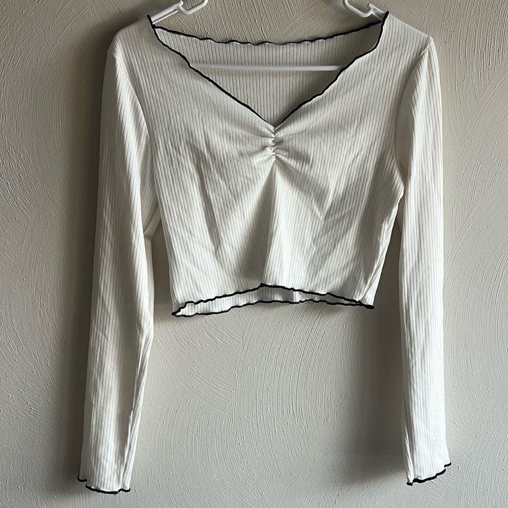 ROMWE long sleeve cropped top Small